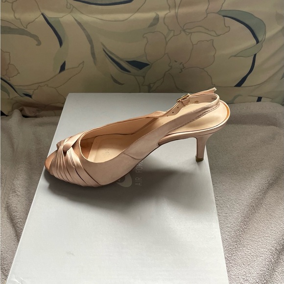 LA CHATEAU HIGH HEELS SIZE 7 WOMEN’S - Picture 15 of 16